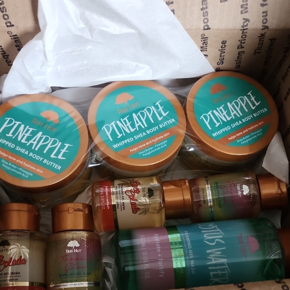 Tree Hut Lotus Water Foaming Gel Wash - Picture 7 of 7